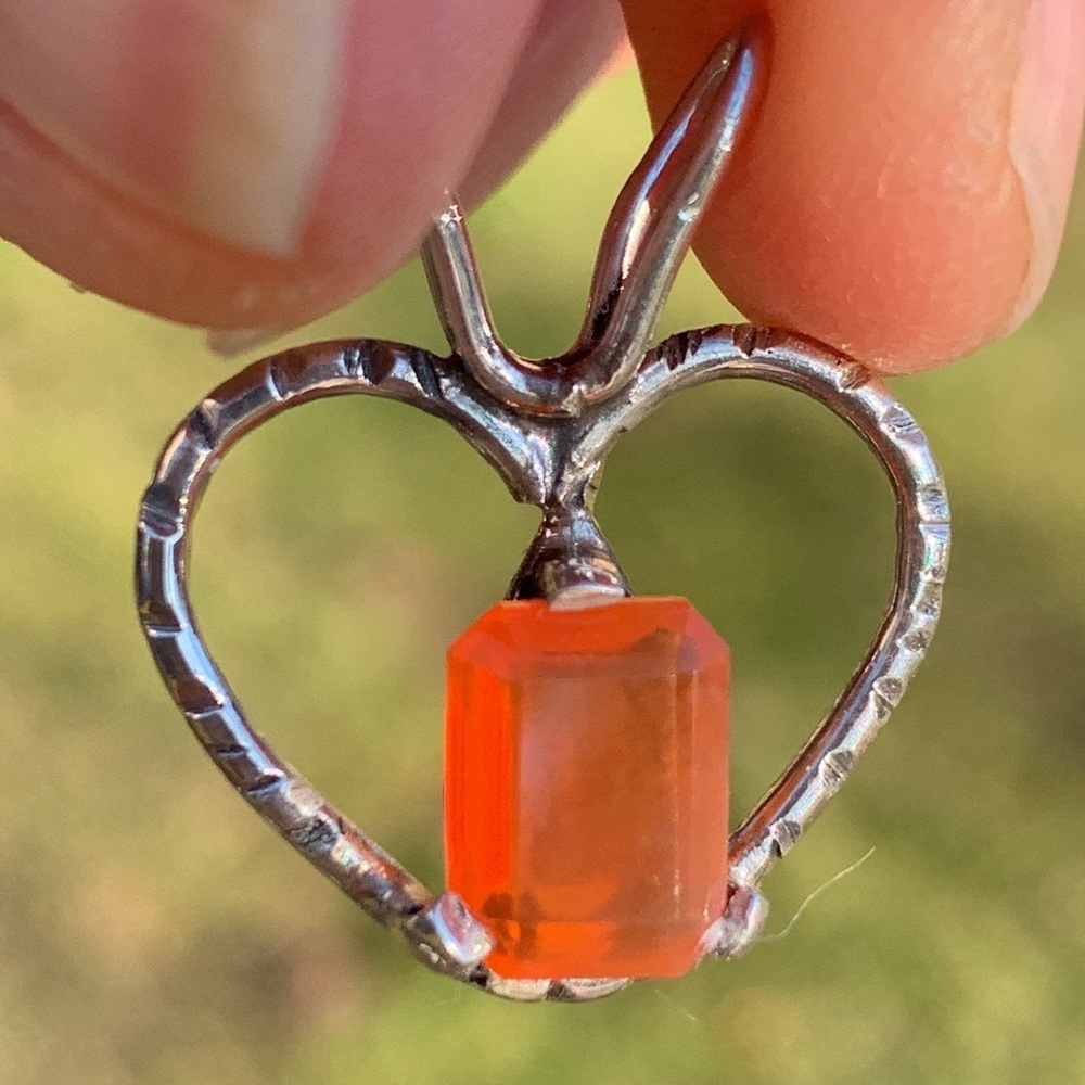Hand-crafted Mexican Jelly Fire Opal 925 Sterling Silver Pendant - Picture 12 of 17